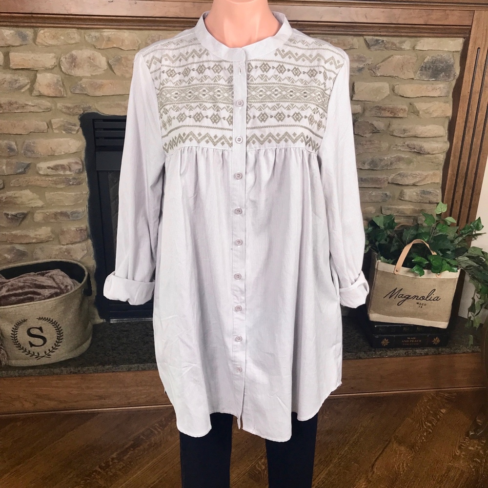 Embroidered Tunic-Length Button Down - Picture 3 of 8